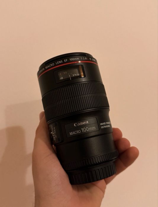 Canon EF 100 mm f/2.8L Macro IS USM