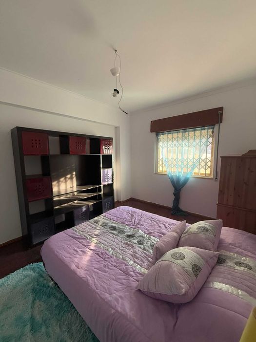quarto casal para arrendar Amora com despesas