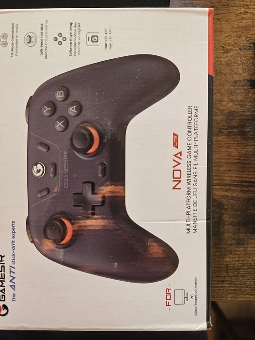 Bezprzewodowy gamepad gamesir nova lite z efektem halla