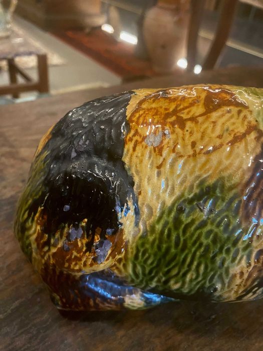 Figura Decorativa de Gato em Faiança Policromada