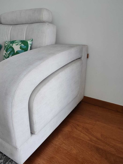 Sofá com chaise longue