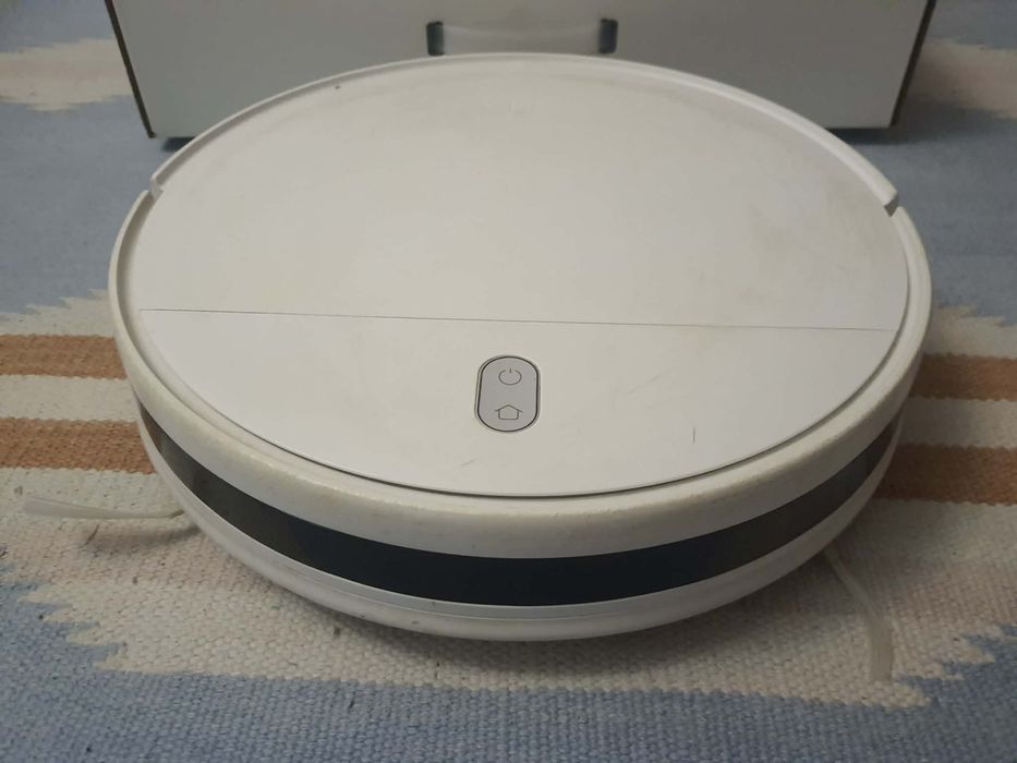 Mi Robot Vacuum-Mop Essential