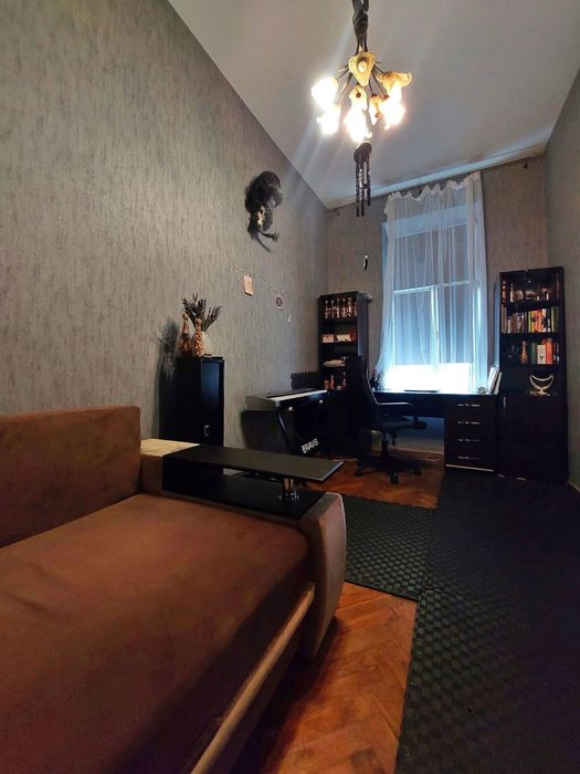 Продаж двокімнатної квартири вул.Куліша центр