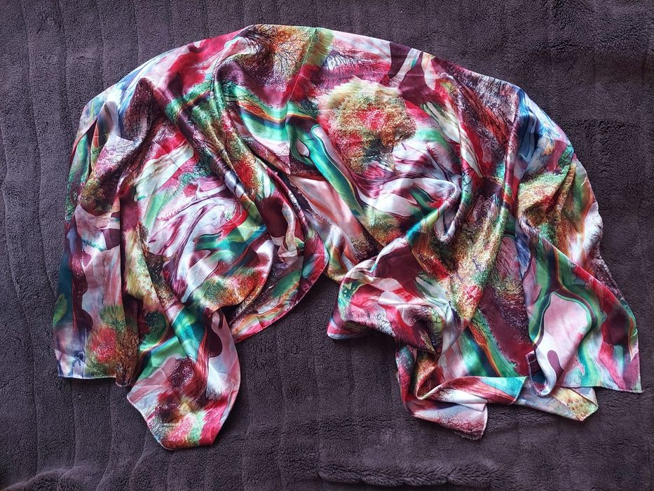 Шаль платок фірми Claude monet  gim renoir 

Великий шовковий шарф руч