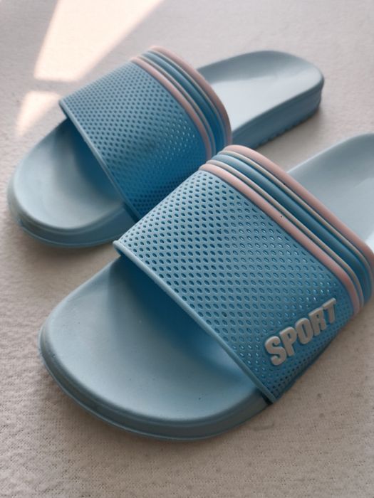 Nowe klapki basenowe r 41