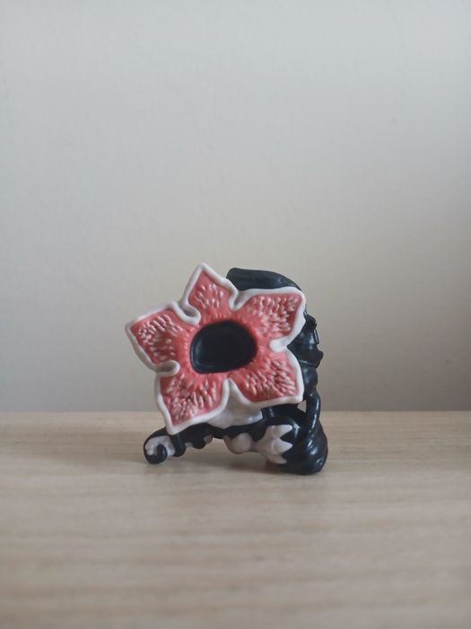 Фігурка кіндер дивні дива демогоргон (чорний, на олівець)