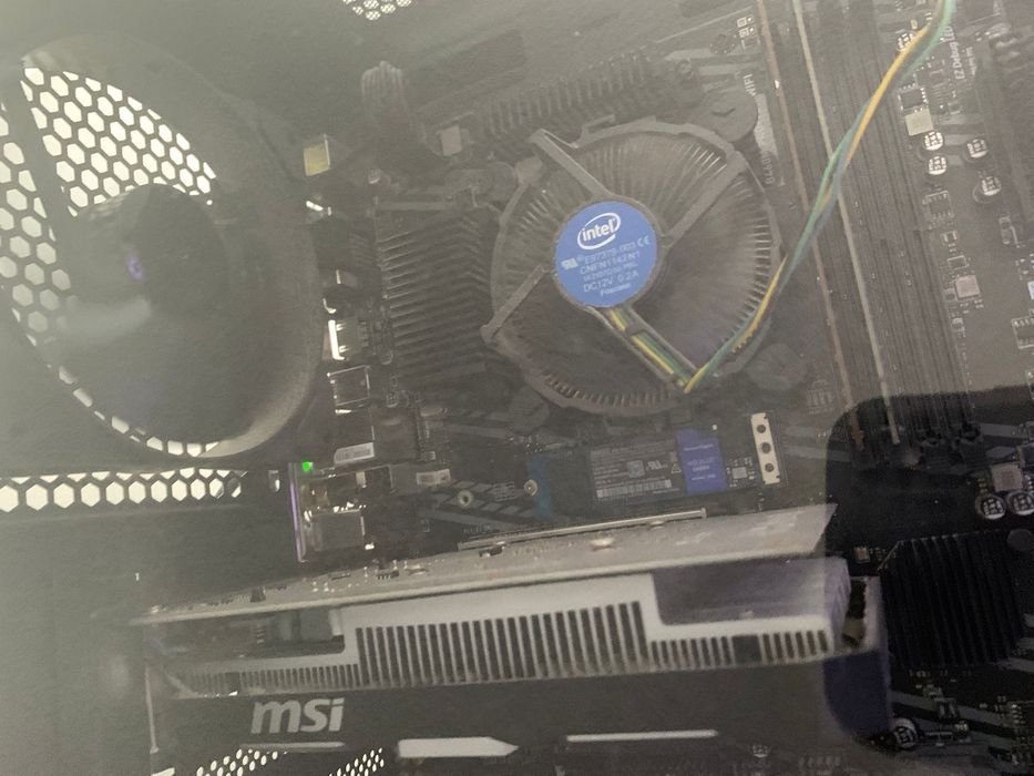 Torre de computador como novo429594198651054081