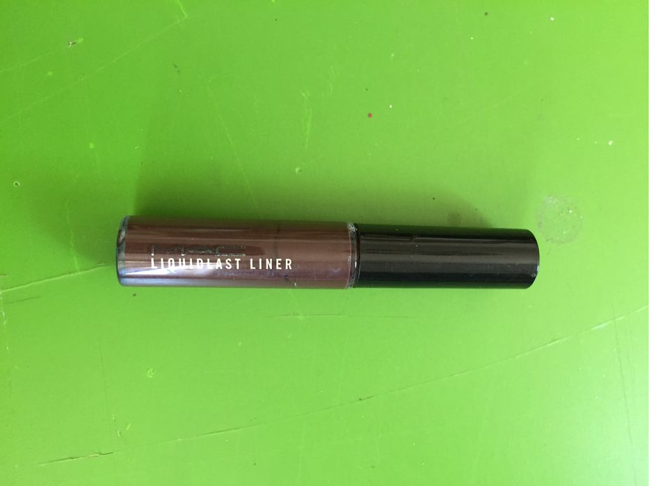 Liquid eye liner Black Mac Cosmetis - NOVO
