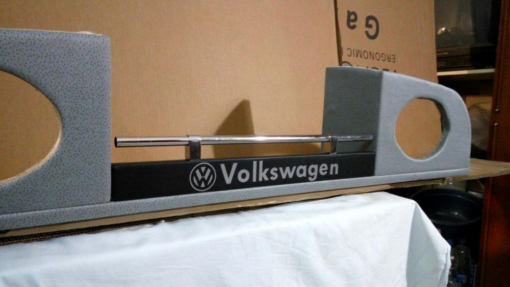 Полка подиум под динамик для мерседес спринтер,LT35,крафтер,"дельфин"