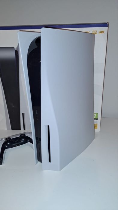 Konsola PlayStation 5 z Napędem