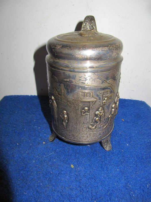 ==ORGINALNY kufel Repuszowany HANU XIXw--26