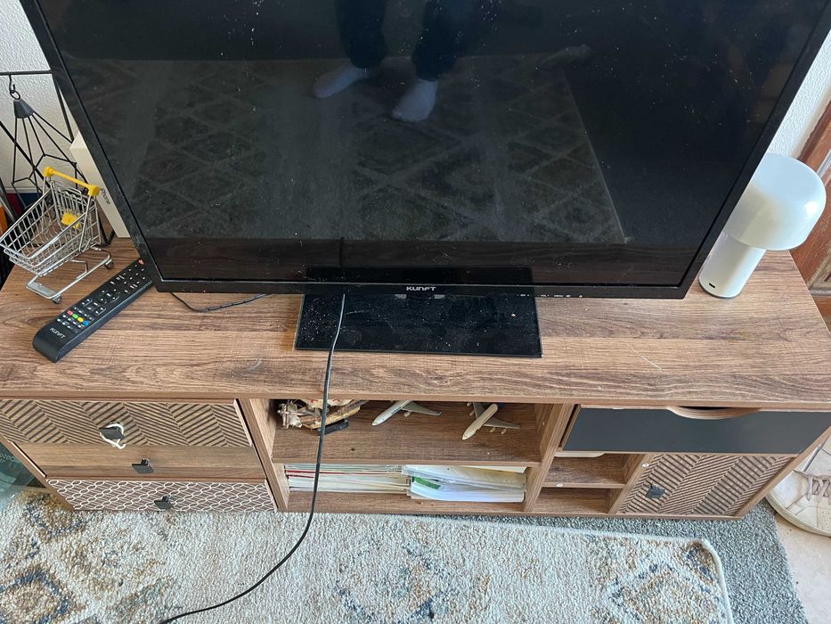Mesa de TV e estante
