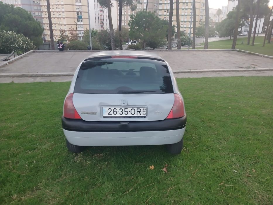 Renault clio 1.2 ano 1999