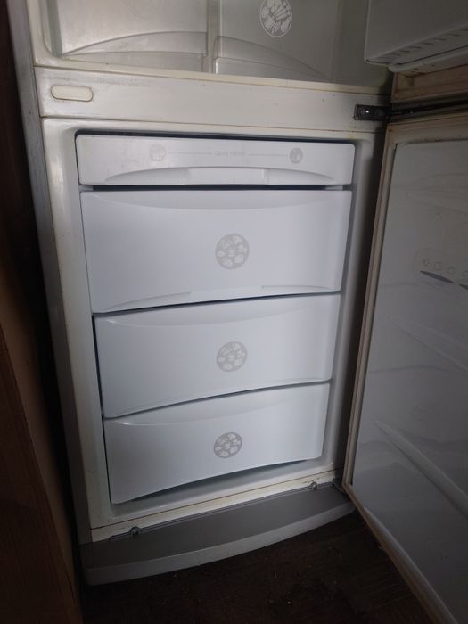 Продам холодильник LG no frost великий двох камерний