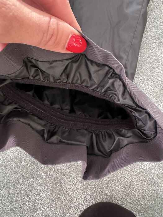 Vendo calças de Neve tamanho 8anos (pretas)