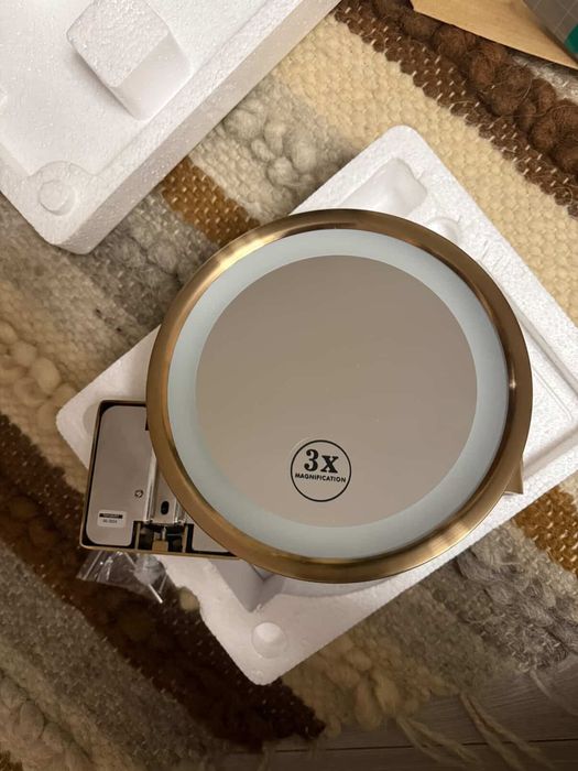 Дзеркало для гоління (косметичне) HANSGROHE AddStoris LED. Золоте