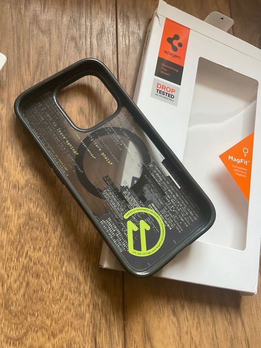 Etui Spigen iPhone 16 pro ultra hybrid t cc