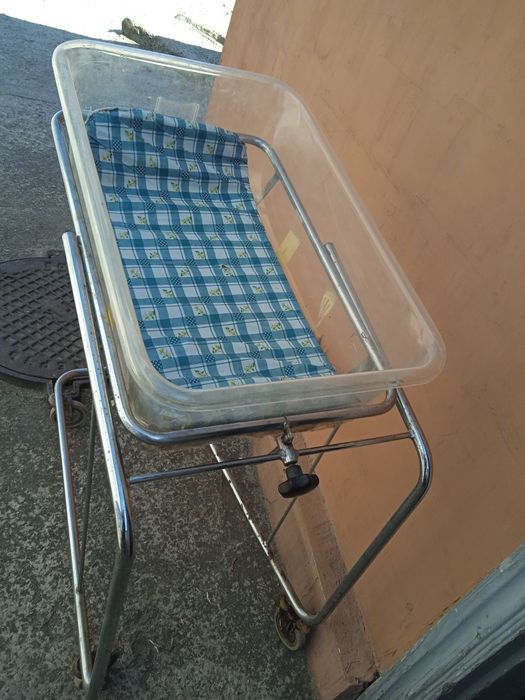 Кроватка детская  кувез медицинская