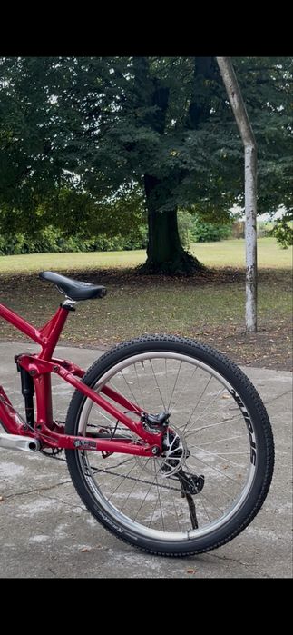 Trek Slash 8 z 2020 roku