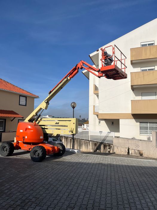 Plataforma elevatória de lança telescópica