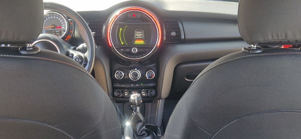 Mini Cooper D 5 portas 95CV