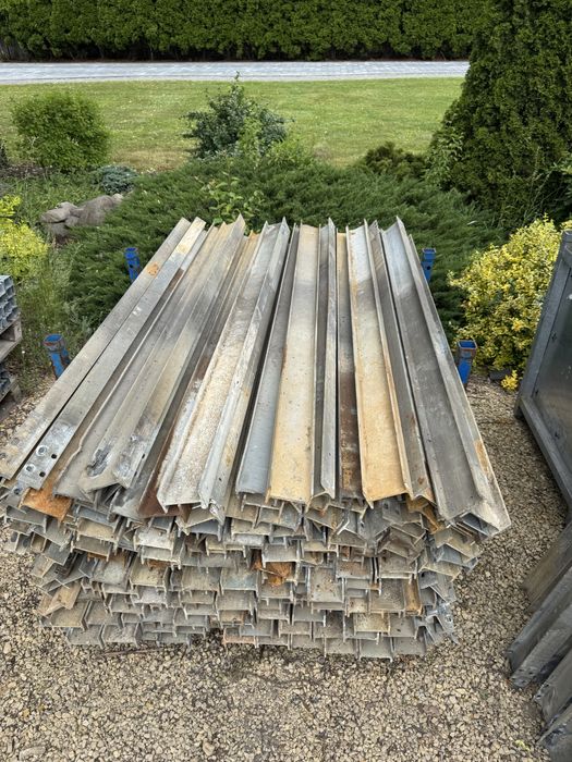 Słupki do barier drogowych dwuteownik fotowoltaika stal profil słup