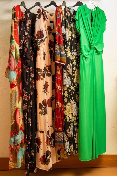 Lote de Vestidos e Macacões