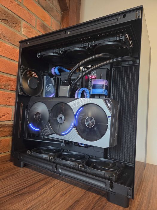 13900k, RTX 4090, 64 GB RAM, 2 TB SSD, 1200 PSU, NZXT H9