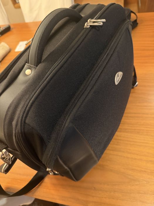 Mala Samsonite tiracolo para viagem curta