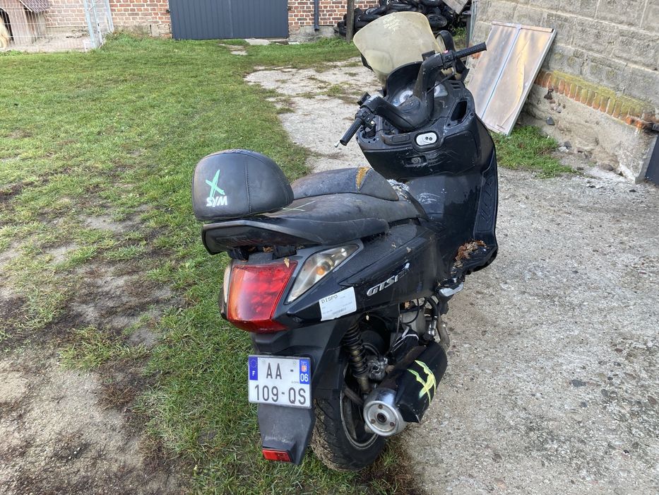 Sym Gts 125 05- czasza silnik lagi osłony owiewki kokpit linka części