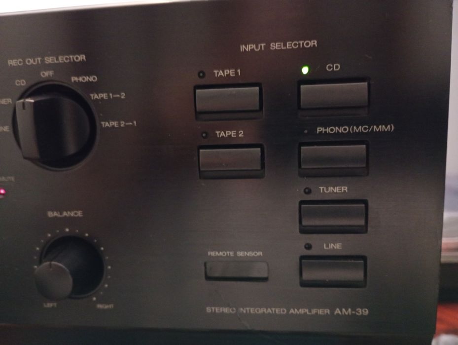 Amplificador integrado Akai AM-39