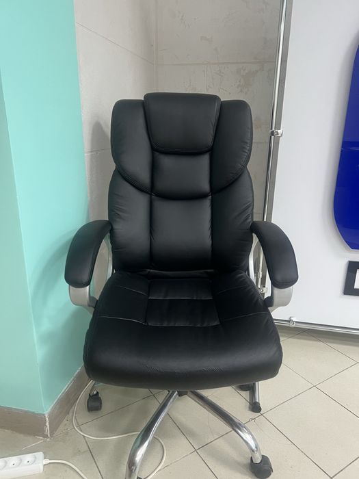 Компʼютерне  крісло мʼяке