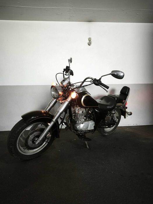 Moto 200cc em bom estado