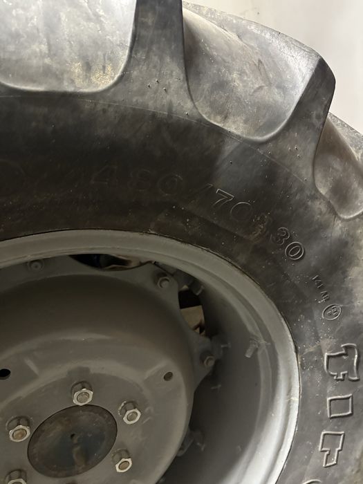 Sprzedam opony 480/70/30 firestone