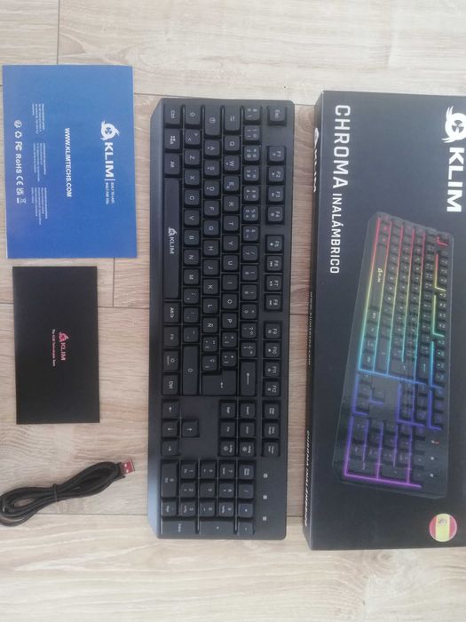 Klawiatura mechaniczna bezprzewodowa KLIM CHROMA WIRELESS QWERTY ES