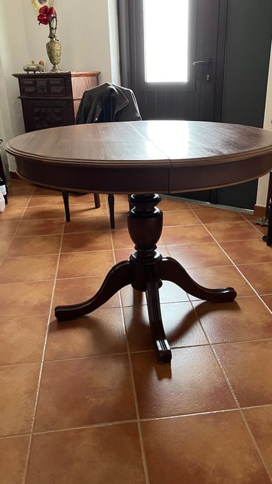 Conjunto mesa de madeira com 4 cadeiras