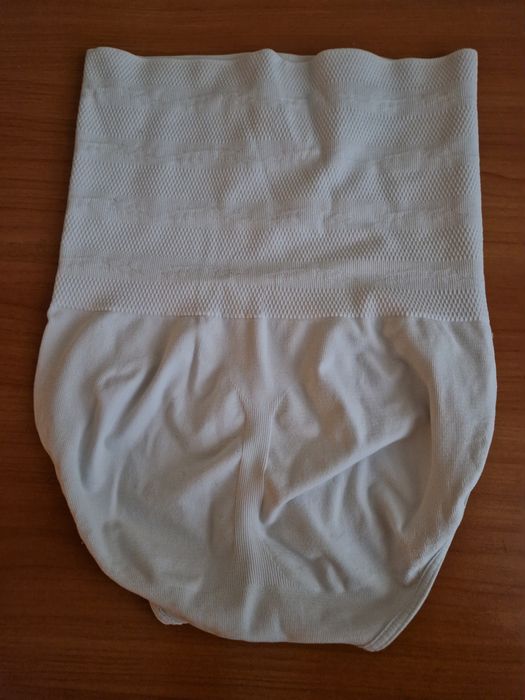 Majtki wyszczuplające białe