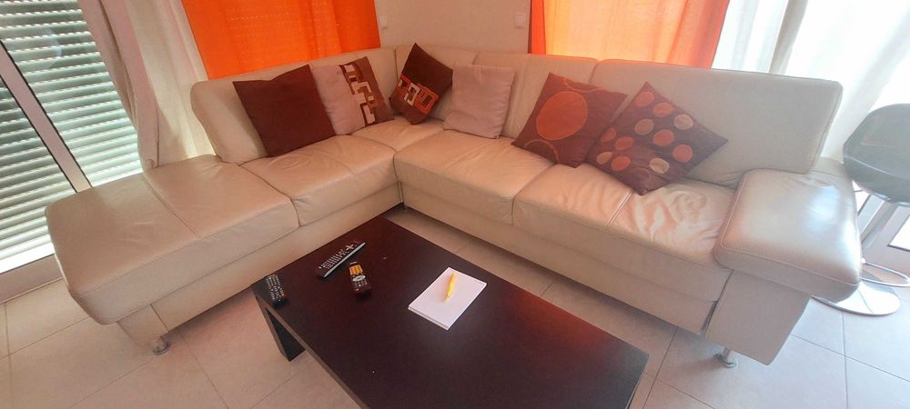 O teu novo cantinho favorito está aqui! Este é o teu sofá.