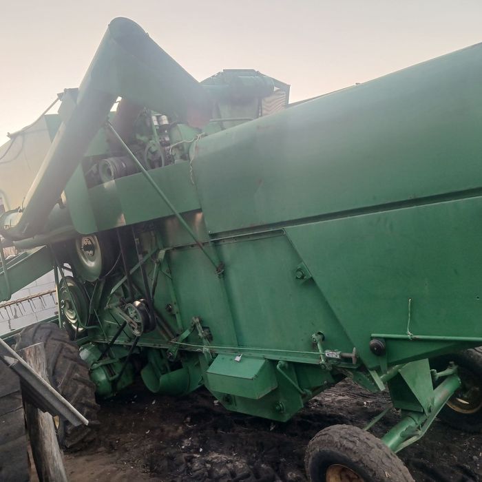 Продається комбайн джондір 330