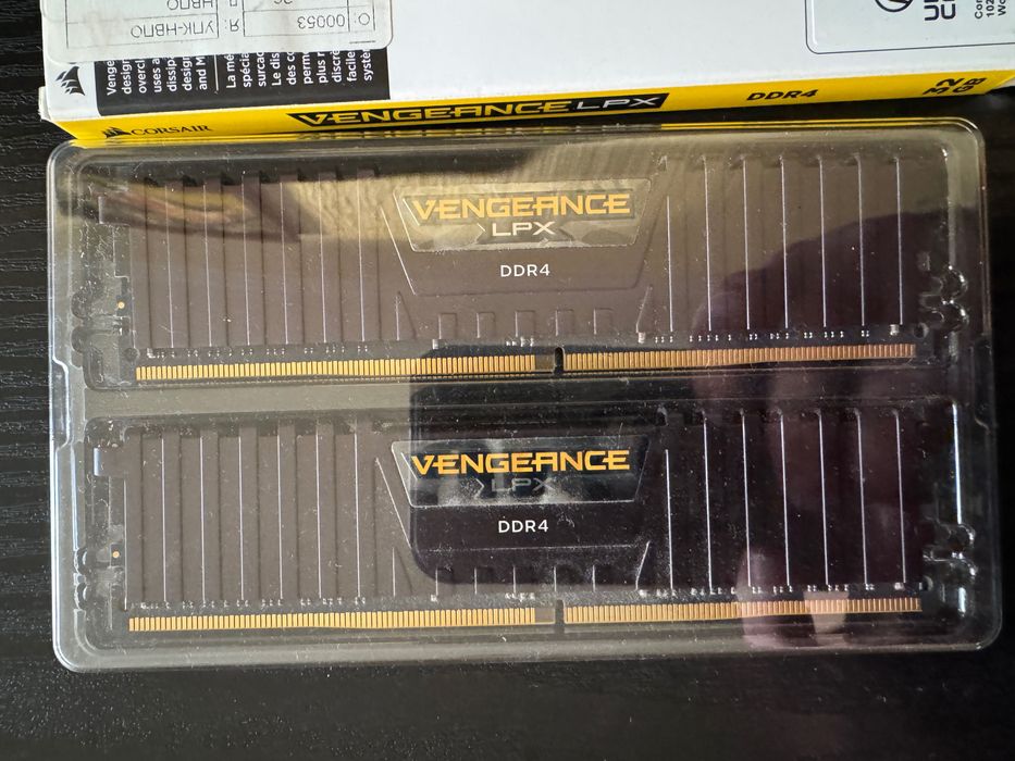 Оперативная память Corsair 32 GB (2x16GB) DDR4 3600 MHz Vengeance LPX
