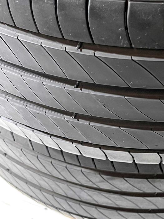 Pneus Michelin Primacy 4 - 235/40/18 - Excelentes