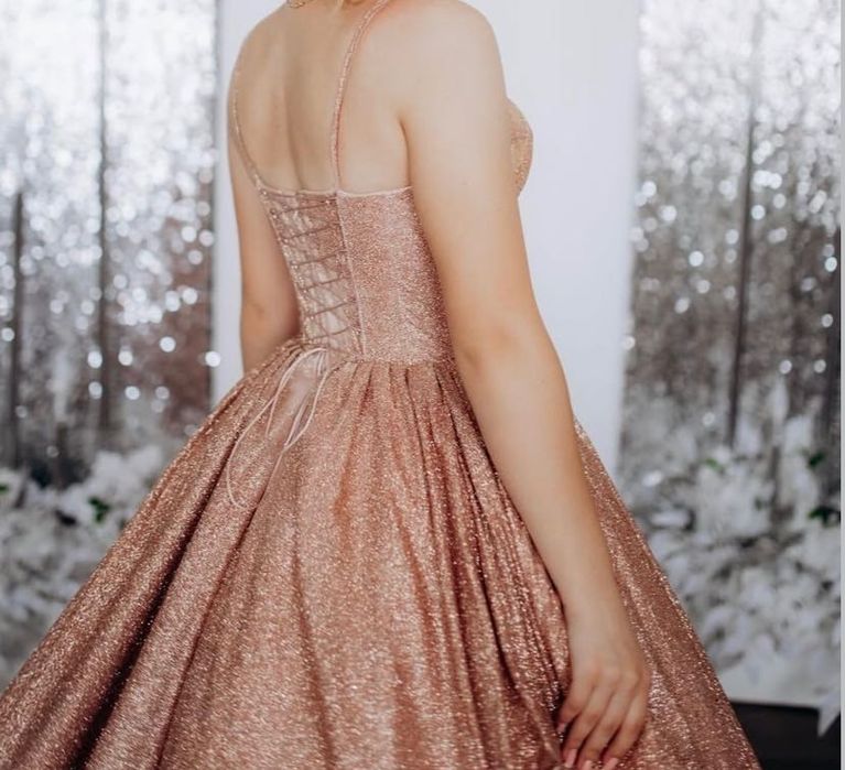 Сукня (випускна )