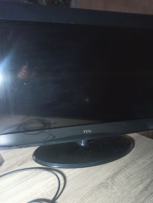 Телевізор TCL 32D10