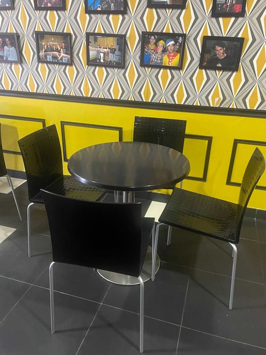 Oportunidade - Mobiliário  interior para estabelecimento comercial