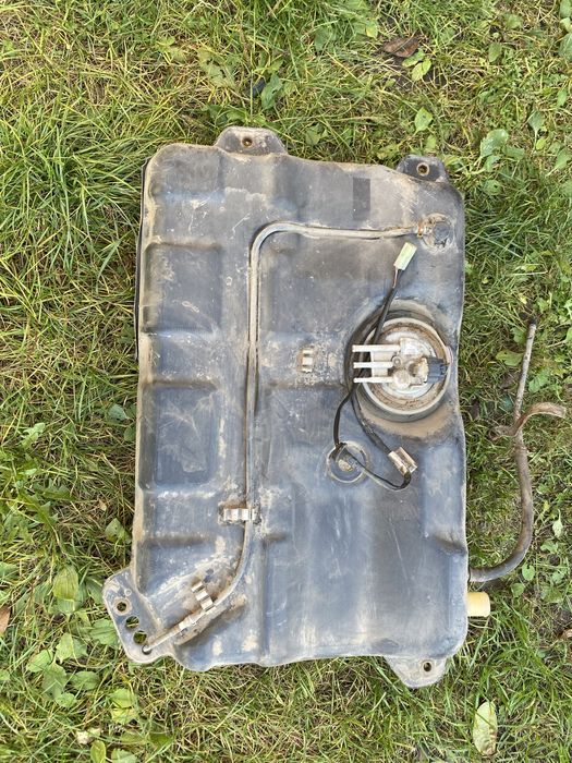 Бензобак Geely CK з бензонасосом