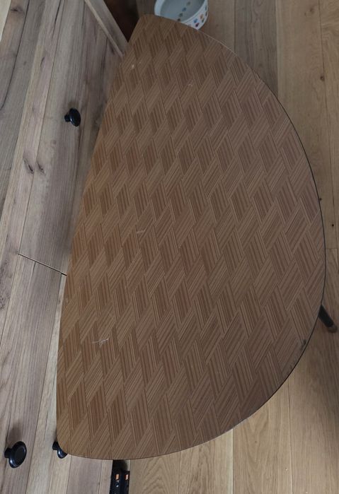 Stolik  w nowoczesnym stylu