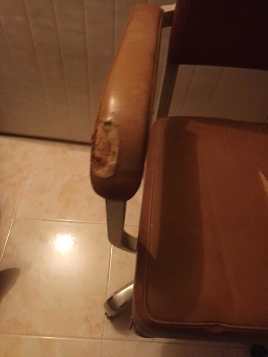 Cadeira secretária antiga