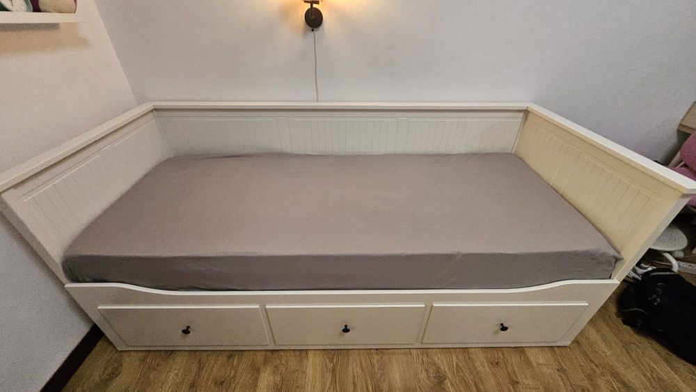 Cama dupla com gavetas