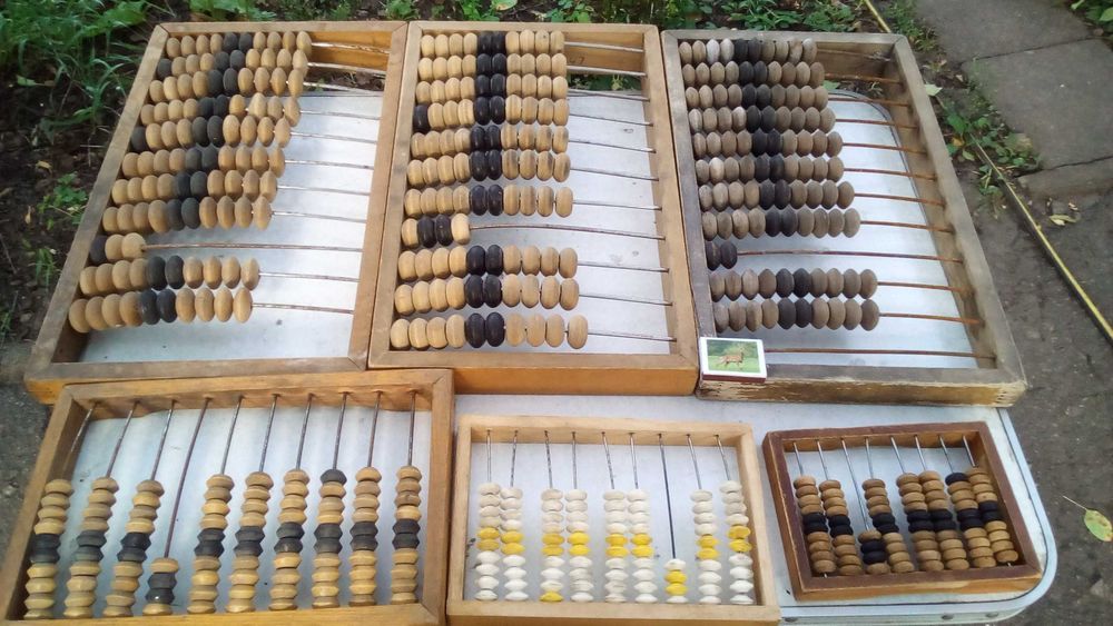 Продам разные деревянные настольные счёты СССР. Всего - 6 штук
