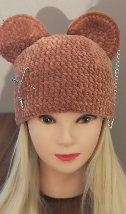 Шапка с пирсингом с ушками